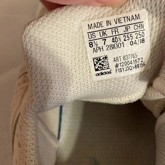 Adidas women’s sneaker 8.5 shoes tubular running mesh lightweight comfy chalk - Picture 5 of 7